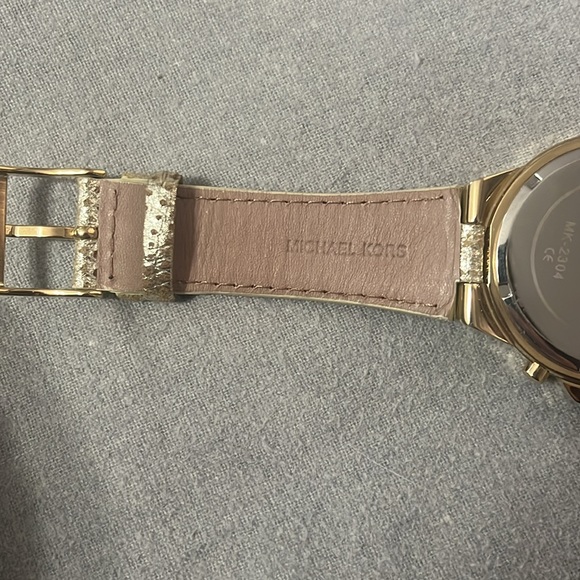 Gold Michael Kors Women’s Watch MK-2304 - Picture 6 of 11